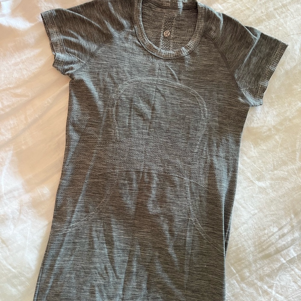 lululemon athletica Swiftly Tech Gray Short Sleeve